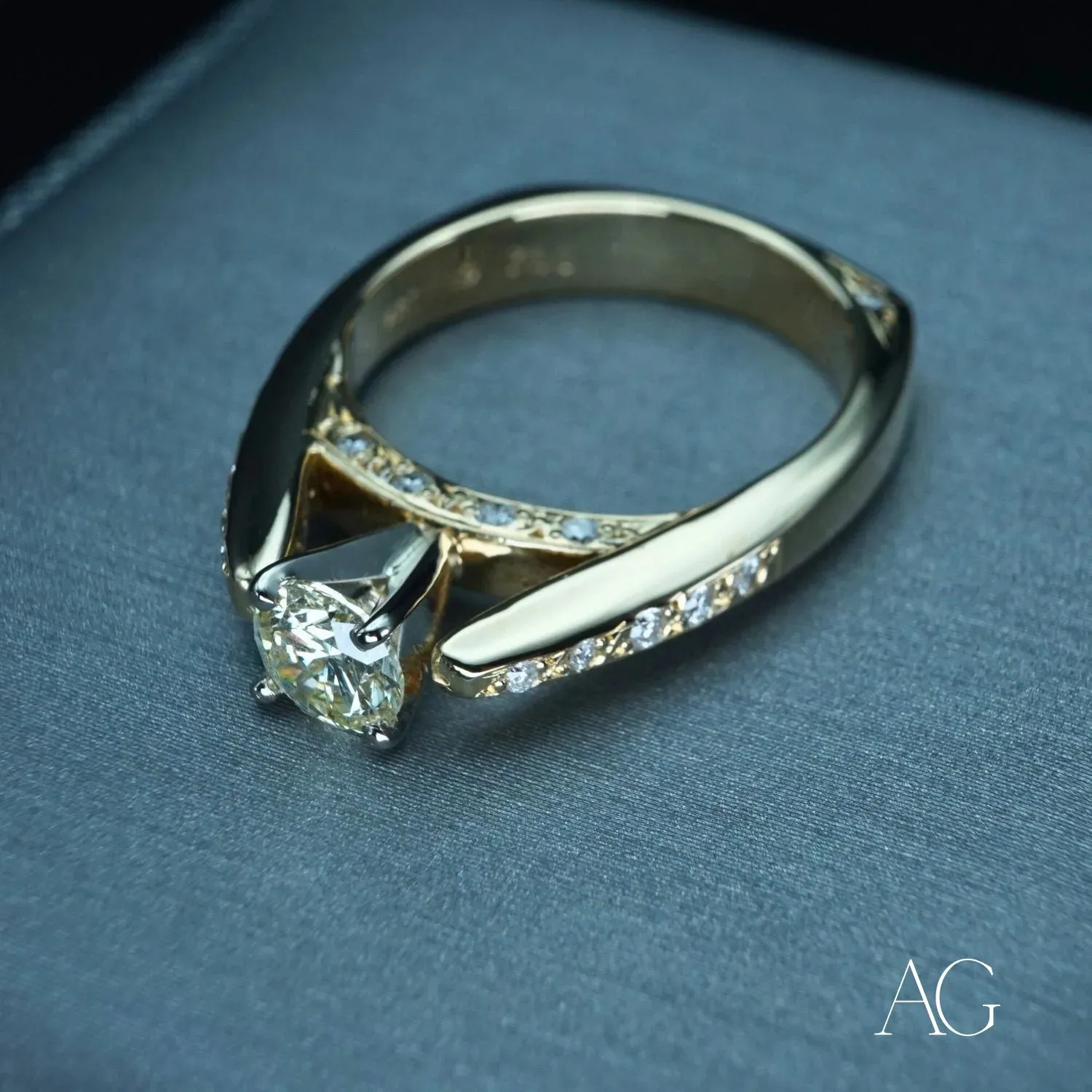 Eternal Love 18k Diamond Engagement Ring