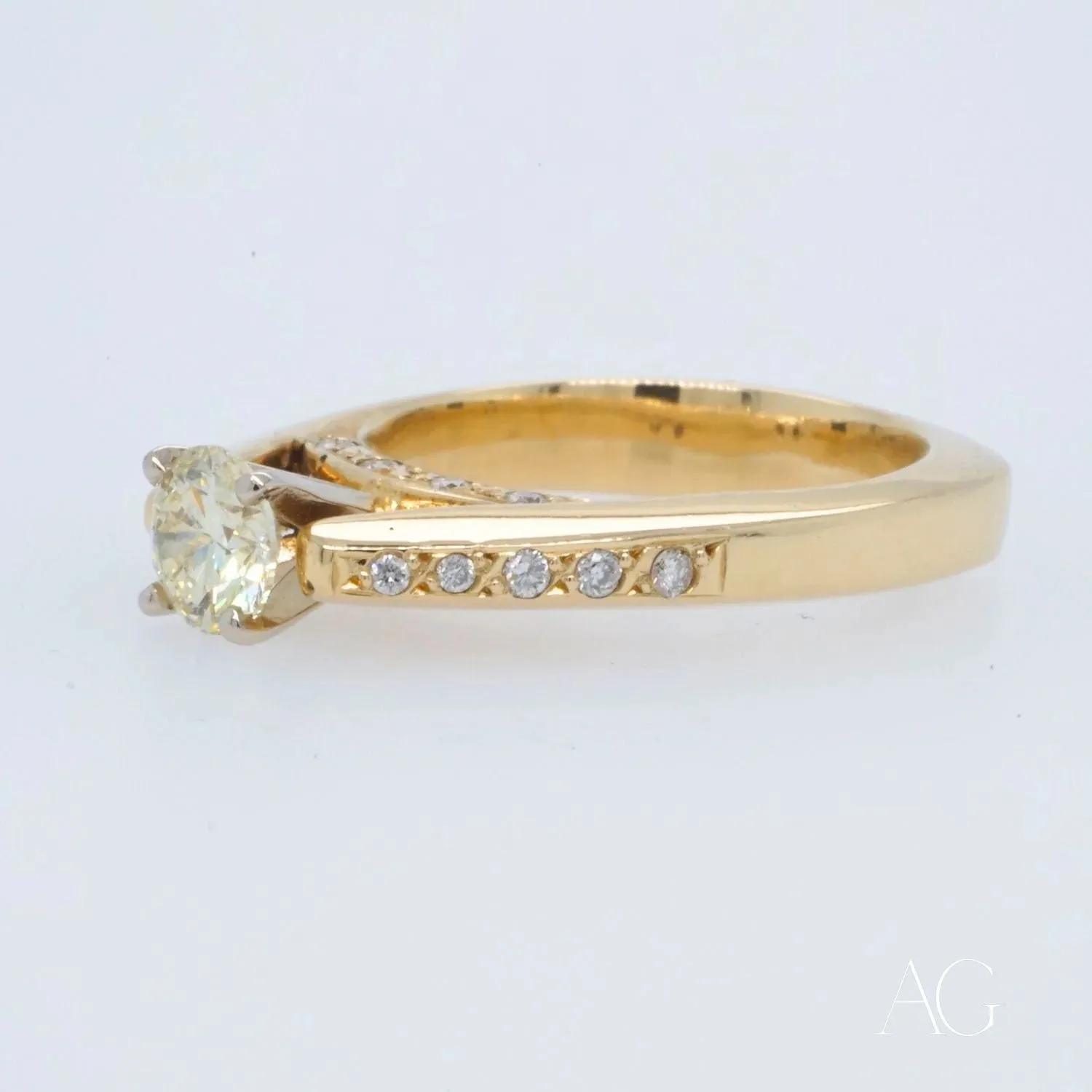 Eternal Love 18k Diamond Engagement Ring